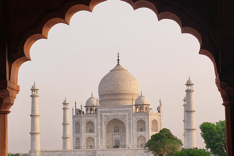 Desde Delhi: Tour Privado de 5 Días por el Triángulo de Oro en Coche ACCoche con conductor y guía privado