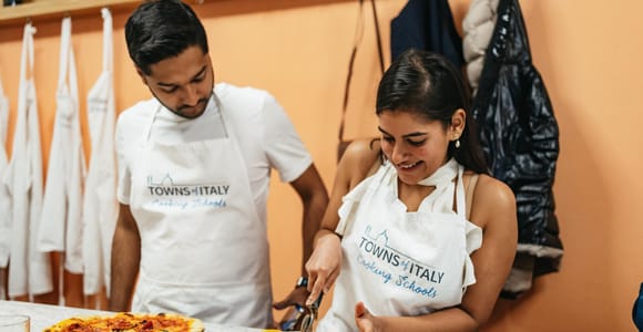 Florence: Pizza Making Class & Unlimited Gelato with Wine