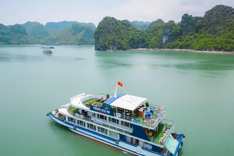 From Ninh Binh: Ha Long Bay 1-Day Trip Ending in Hanoi