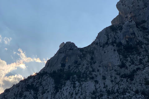 Depuis Tirana : Château de Petrela, grottes de Pellumbas et tyrolienne ...