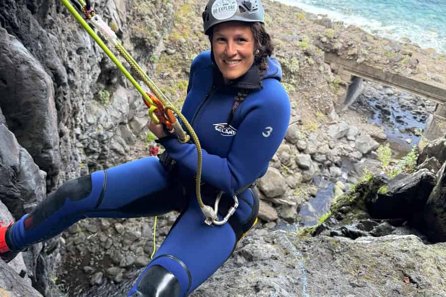 Canyoning auf Madeira für Anfänger Ribeira Funda Level 3. Foto: GetYourGuide