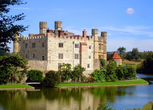 Leeds Castle, Canterbury, Dover, Greenwich Boat Ride &amp; Snack