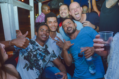 fiesta en la calle y party bus