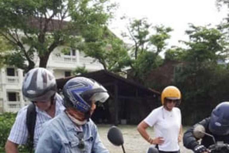 Easy Rider Hoi An - Santuario di My Son - Montagna di marmoTOUR PRIVATO: Tour in scooter automatico