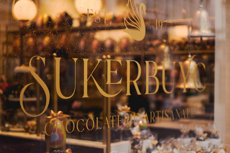 Bruges: Walking Tour, praline, Canal Cruise, and Burger Meal