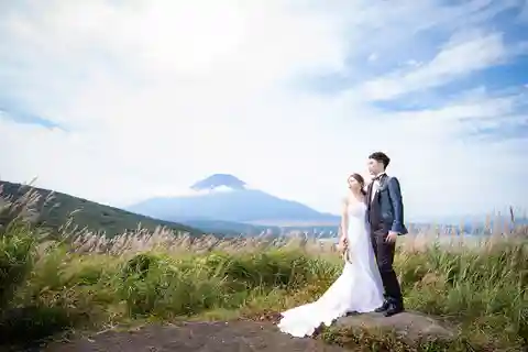 Fujiyoshida: Wedding Dress Rental and Photo Shoot