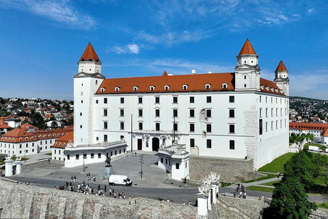 Viena: excursión de 1 día a Parndorf Designer Outlet y BratislavaViena: excursión de 1 día al Parndorf Designer Outlet y Bratislava