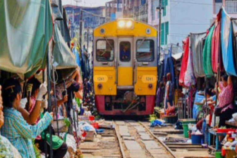 Bangkok: Railway & Floating Market Private Tour with Driver
