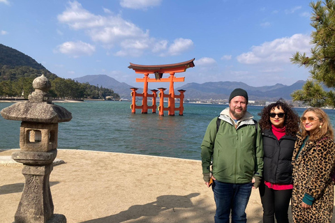 رحلة ليوم واحد إلى حديقة هيروشيما للسلام ورحلة إلى مياجيما للمجموعات الصغيرة