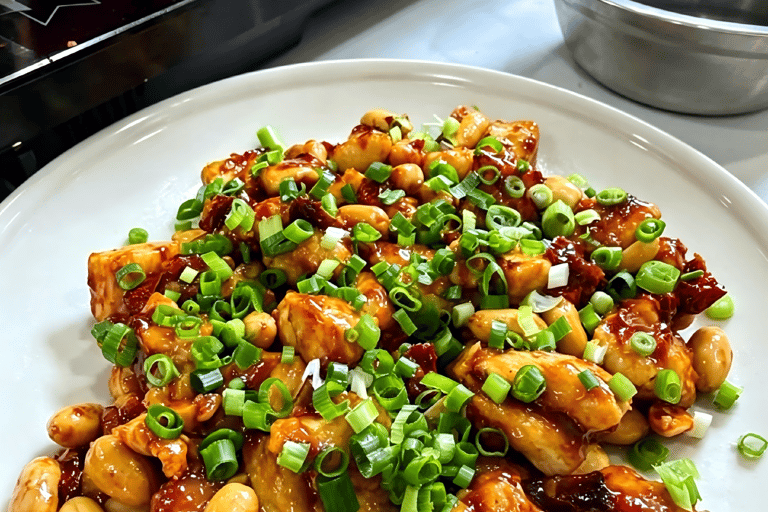 Shanghai: Xiaolongbao Making & Culinary Experience Package B1: Xiaolongbao + Kung Pao Chicken（Groups of 3+）
