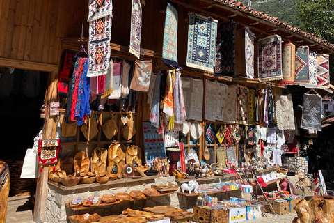 Depuis Tirana : Excursion d&#039;une journée à Kruja et au temple de Sari Salltik