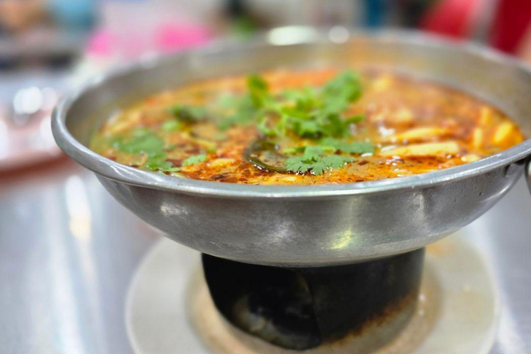 Bangkok: Street Food Tasting Tour at Night