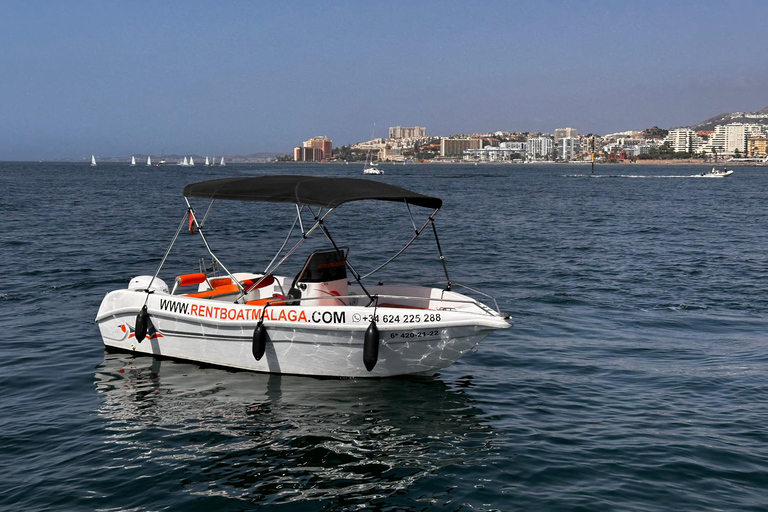 Benalmádena: Aluguel de barcos sem necessidade de licença.4 horas de aluguel