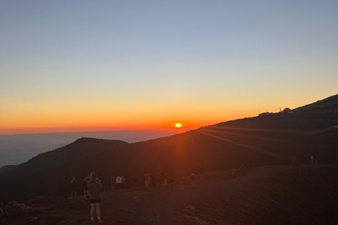 COUCHER DE SOLEIL À ETNA : VISITE GUIDÉE D'ETNA AVEC PRISE EN CHARGE DEPUIS CATANE