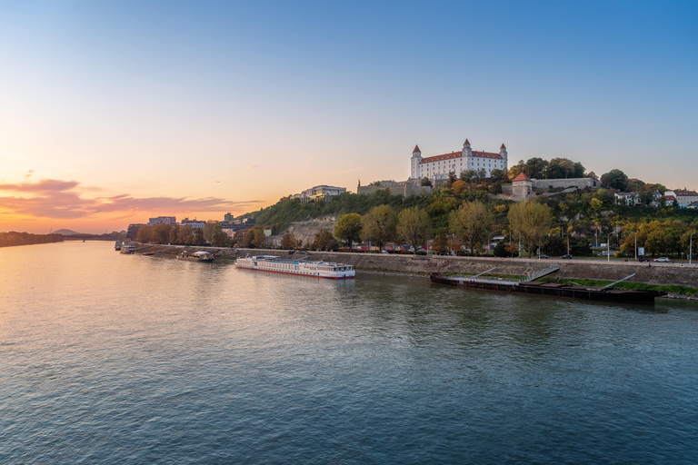 Wien: Budapest &amp; Bratislava Geführte Tagestour