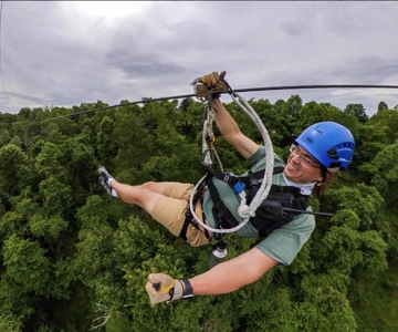 Moundsville: Wonderful Zipline Tour (4 Zips & 2 Skybridge)