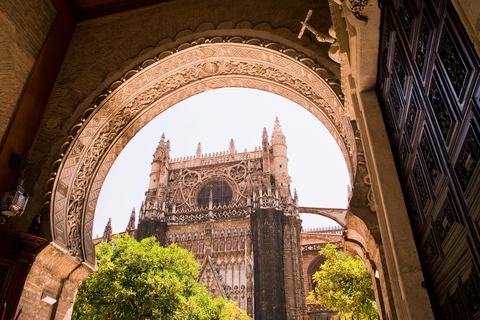 Séville : Visite guidée de la cathédrale et de la tour Giralda avec billetsVisite en espagnol