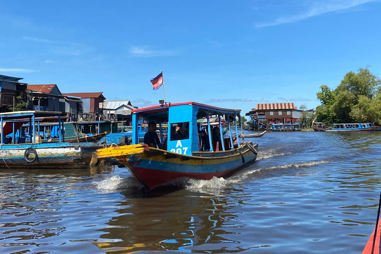 Passeio de jipe pela vila flutuante e pelo campo autêntico