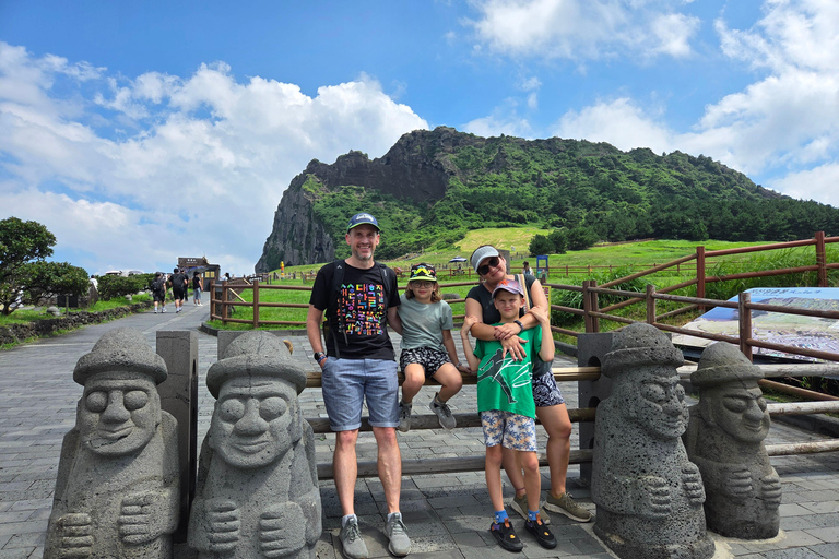 Excursión al atardecer por la isla de JejuExcursión al atardecer en la isla de Jeju