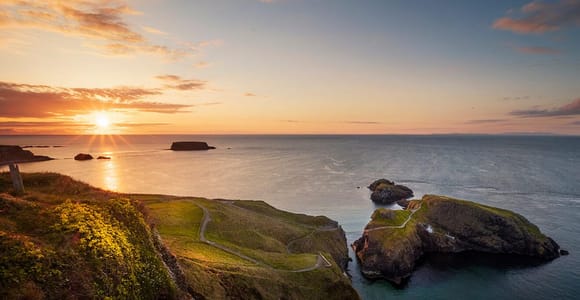 Giant&#39;s Causeway: Private Tour with Carrick-a-Rede Bridge