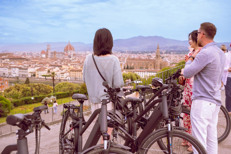 Florence : Tour de ville en E-Bike avec arrêt à la Piazzale Michelangelo