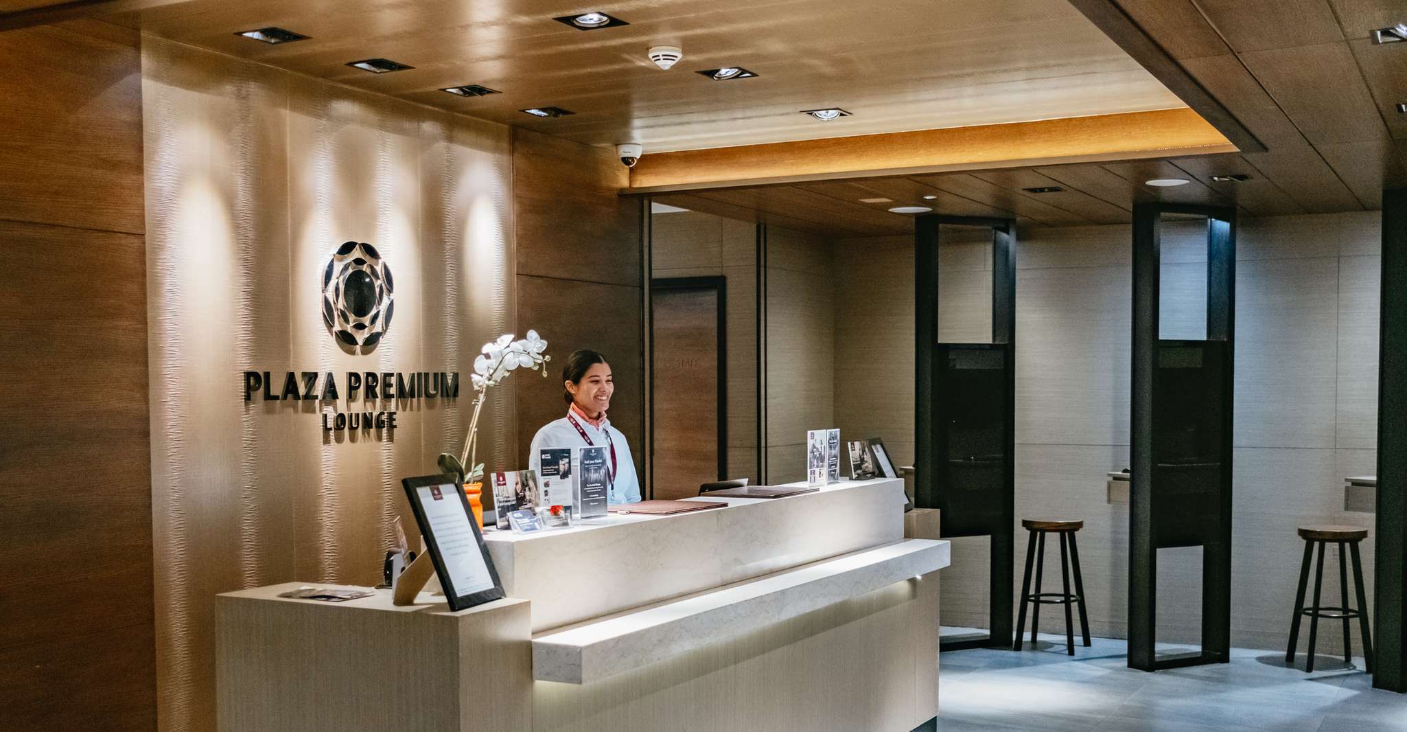 LHR London Heathrow Airport, Plaza Premium Lounge - Housity