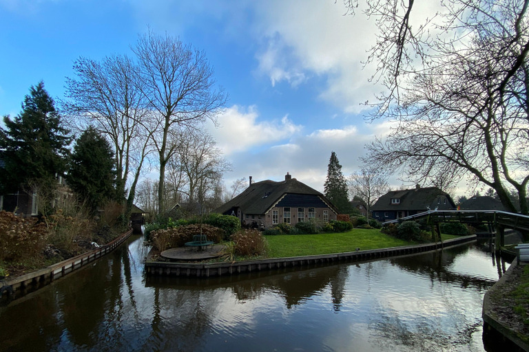 Amsterdam: Giethoorn, Afsluitdijk and Zaanse Schans Day Trip Shared Tour