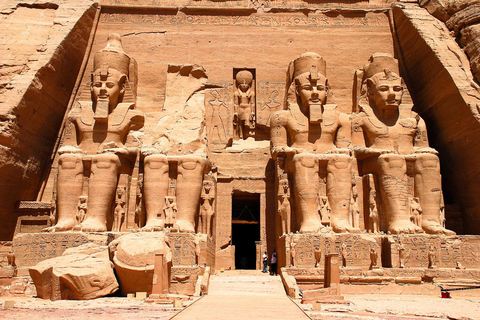 Aswan: Privétour naar de Abu Simbel Tempel per vlucht