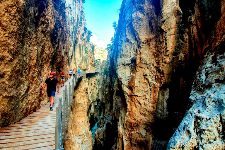 From Malaga: Caminito del Rey Sunset Tour with Transfer From Malaga: Caminito del Rey Sunset Tour with Transfer