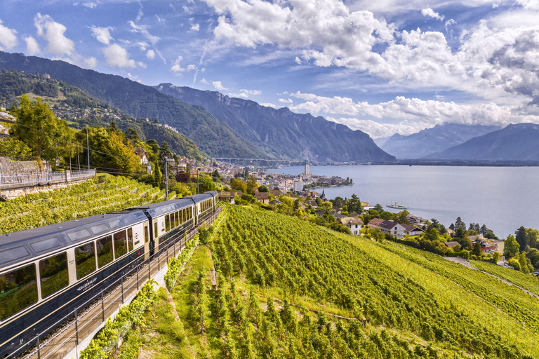 De Montreux a Interlaken: Trem panorâmico GoldenPass ExpressViagem simples de Interlaken a Montreux (1ª classe)