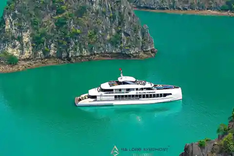 Hanoi : Crucero 5 Estrellas de Lujo por la Bahía de Halong con Almuerzo Buffet