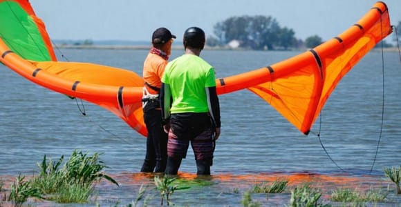 Marsala: Beginner Kitesurf Course at Stagnone Lagoon