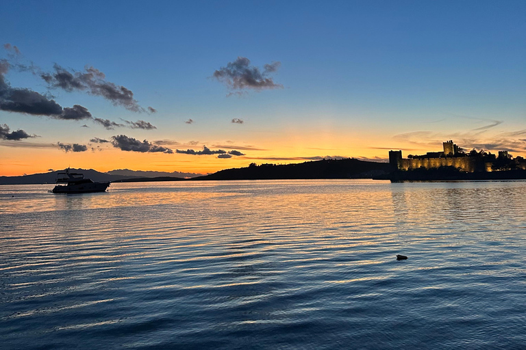 Bodrum: Romantic Wedding Proposal with optional Photoshoot Motoryacht Option