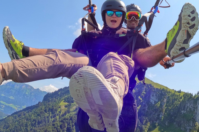 Mürren : vols en tandem en parapenteLauterbrunnen-Mürren : vols en tandem en parapente