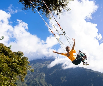 From Quito: Baños, Pailón del Diablo, Manos de Dios Day Trip