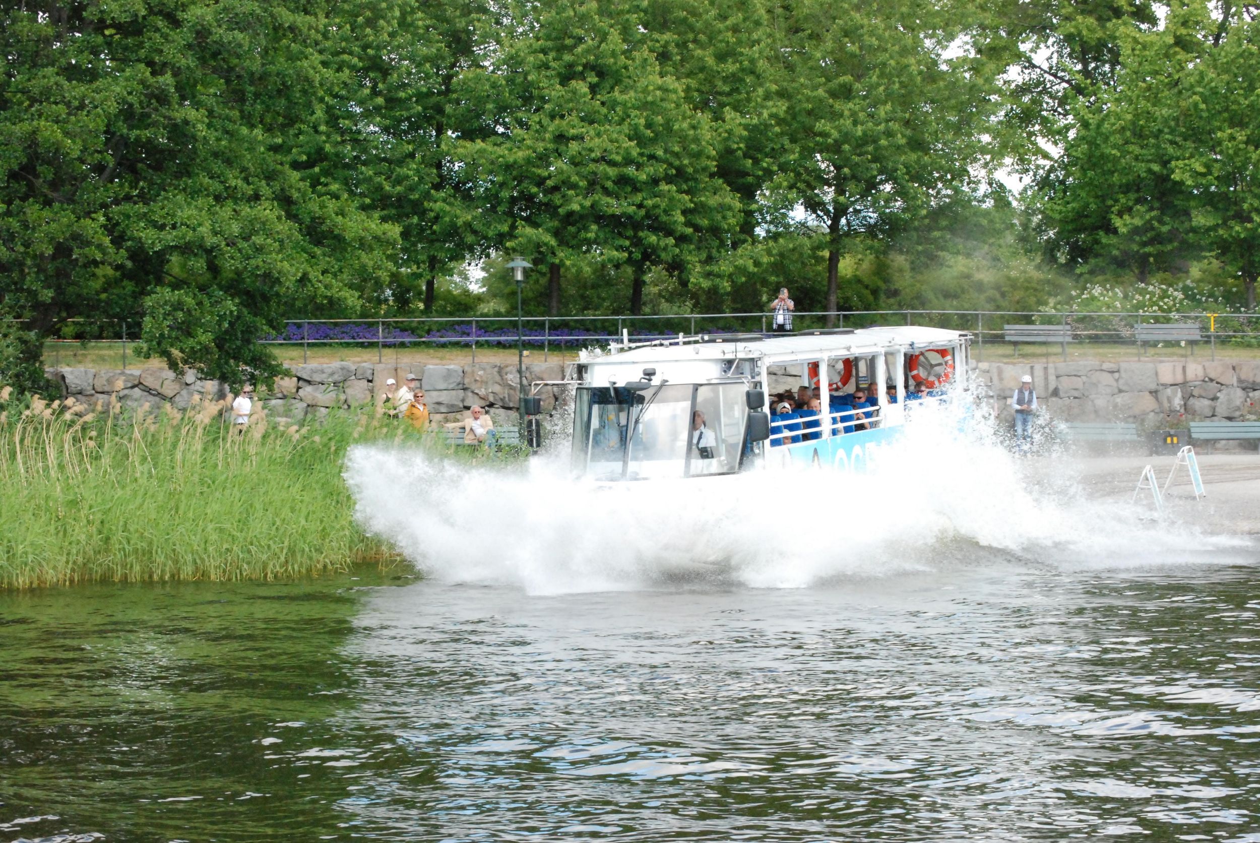 Stockholm: Land und Wasser Tour mit dem Amphibienbus