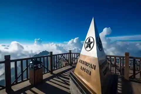 Sapa: Fansipan Peak Full-Day Trek with Lunch