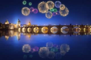 Praga: pub crawl di Capodanno e ingresso al club Karlovy Lazne