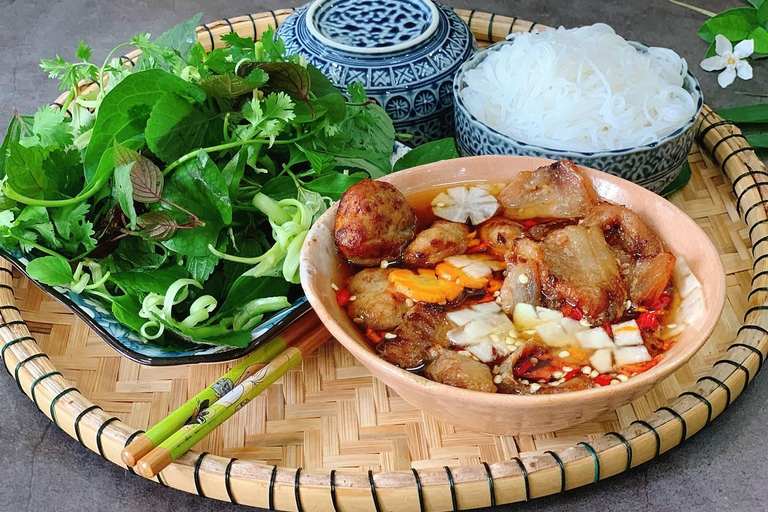 河内：香料村、美食之旅和超级世界 2 天游香料村、火车街、美食之旅和 Mega Grand World