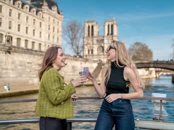 Paris: Abendliche Flusskreuzfahrt mit Champagner ab Notre Dame
