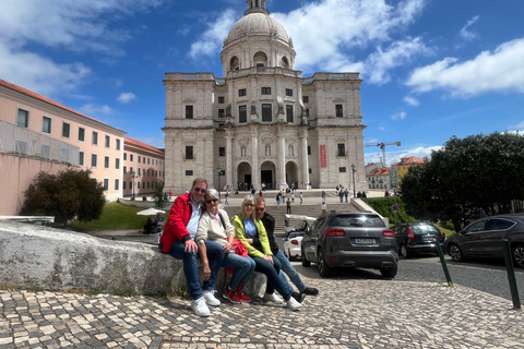 Découvrez l'histoire de Lisbonne à bord d'un tuk-tuk.Visite historique de Lisbonne en tuk-tuk électrique