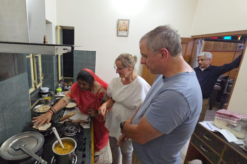 Varanasi: Indian Cooking Class with Hotel Pickup