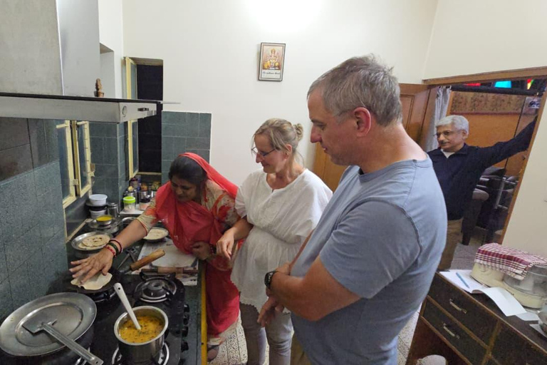 Varanasi: Indian Cooking Class with Hotel Pickup