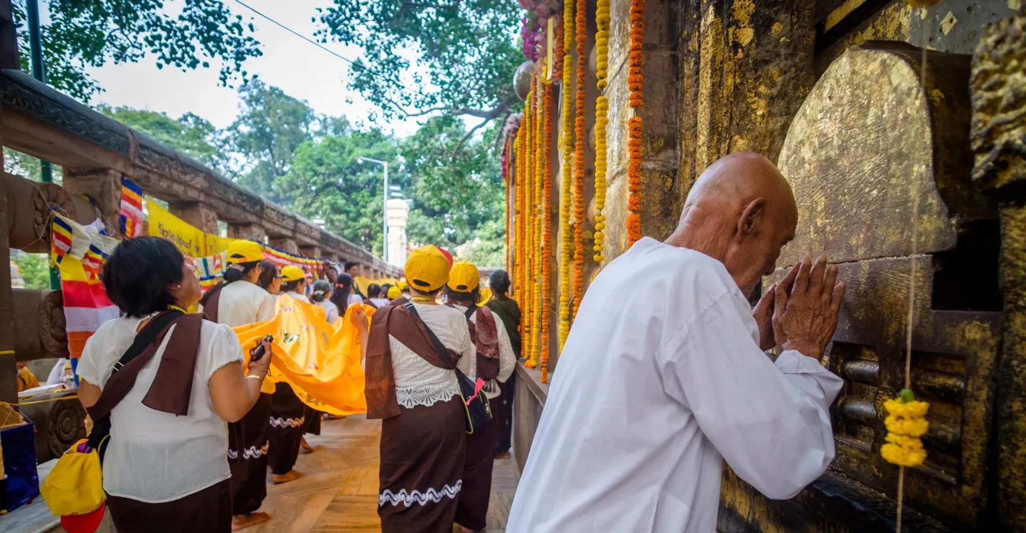 Same Day Bodhgaya Trip from Varanasi - Housity