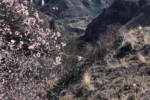 Yerevan: 2-Day Waterfalls and Nature Tour