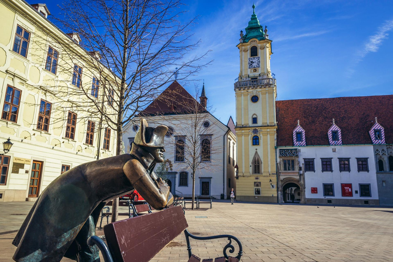 Excursão a pé particular ao centro histórico de Bratislava com cruzeiro guiado pelo Danúbio