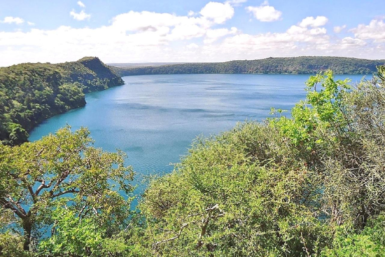 Experimenta a magia mundial do Lago Chala numa viagem de 1 dia