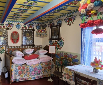 From Krakow: Zalipie Village Day-Tour
