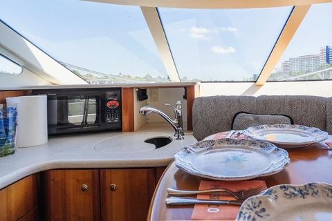 Miami: aluguer de iate privado com capitão, barco de 48 pésMiami: Aluguer de iate privado com capitão, barco de 48 pés