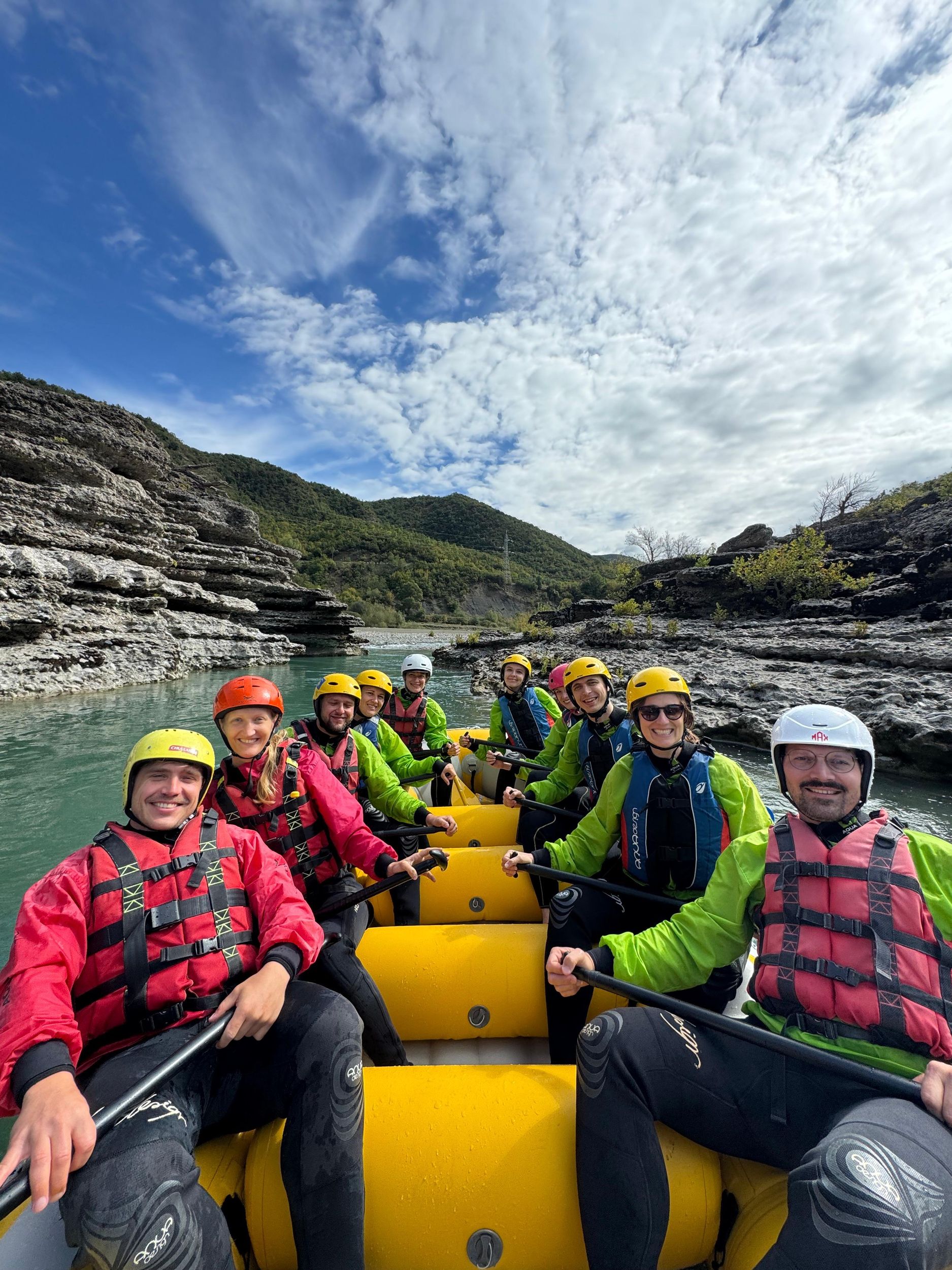 Permet: Privates Rafting auf der Vjosa/Klippensprünge mit Hotelabholung